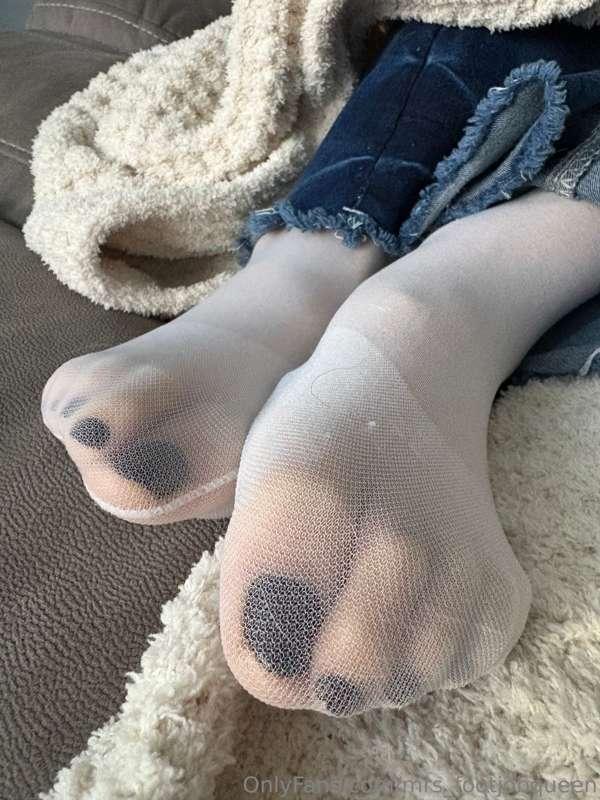 mrs_footjobqueen image #5