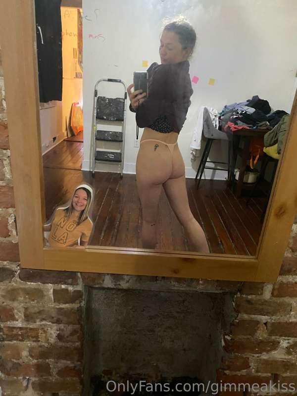 gimmeakiss image #0