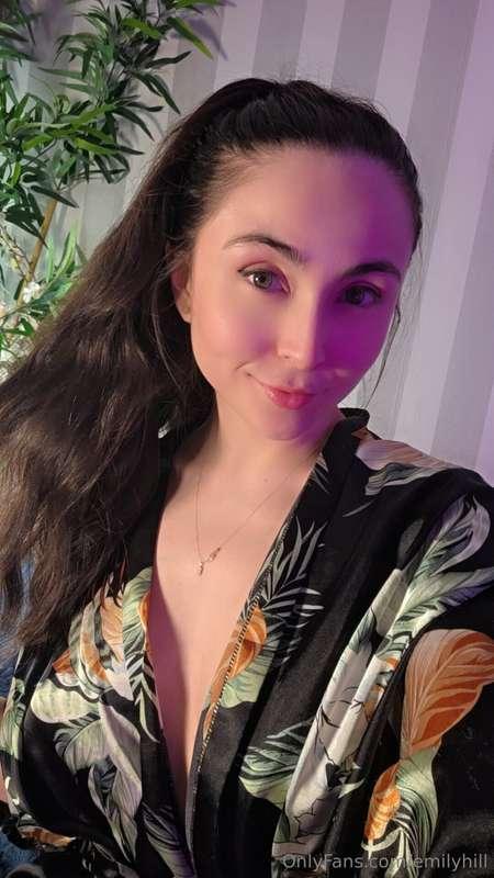 I'm live xxxx emilyhill.live - link in bio too 