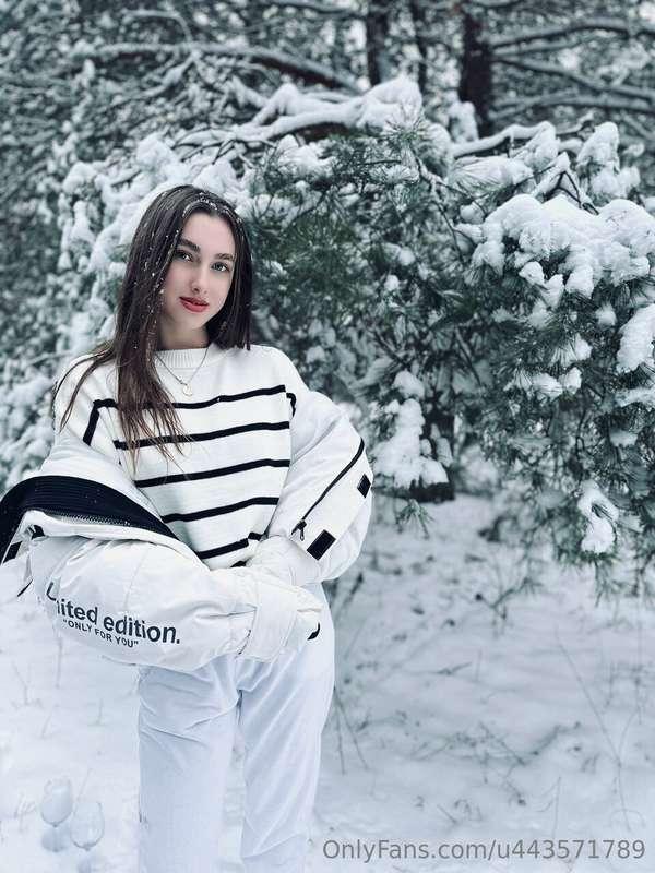 I want to add some winter beauty to my photo feed 😍❄ Do you ..