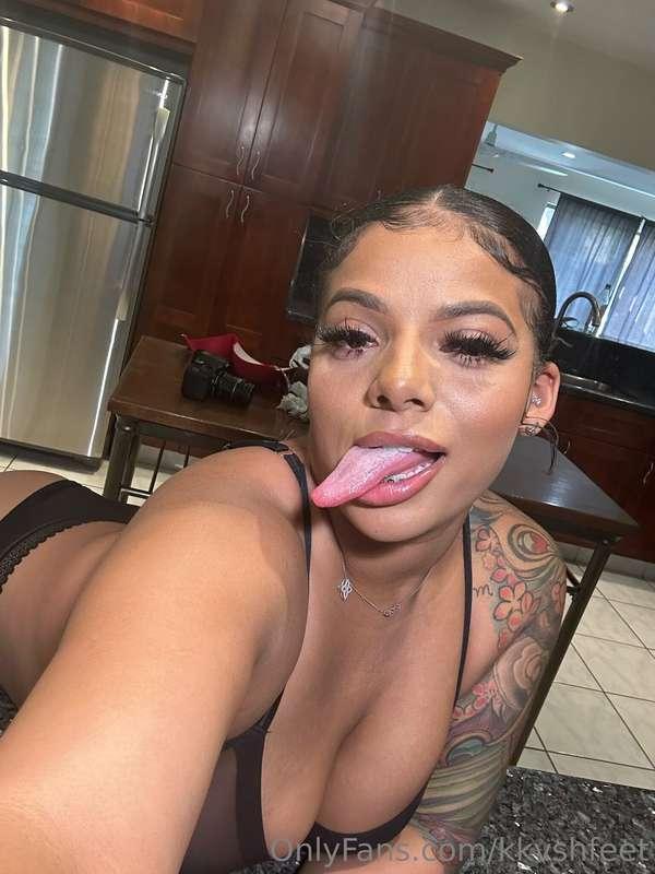 Tongue says tease, pussy says please 😈