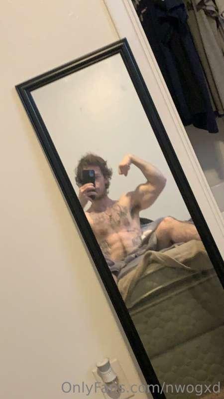 boring but lightings too good not to post 🤷🏻‍♂️