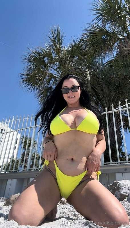I see you’re online 💚and I want to show you my sluttiest vid..