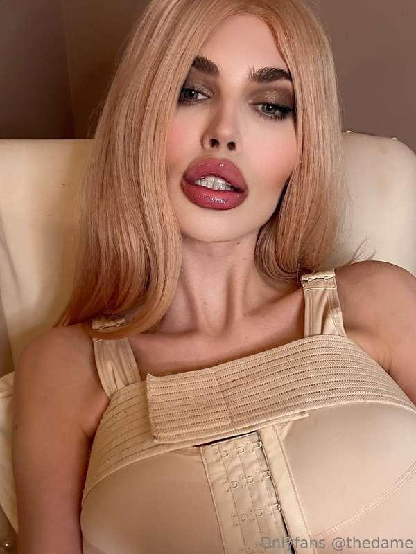 Ko želi videti moje nove sise? 😋💦💦💦 Who wants to see my new ..