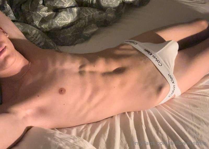 Do you want to cuddle?😊

https://onlyfans.com/willowensvip