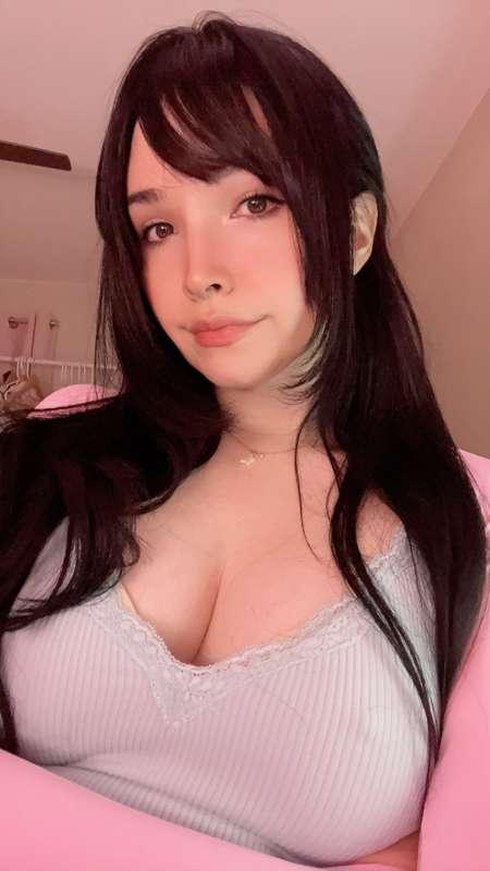 Eyes up here, pleeaaaase 🤭
