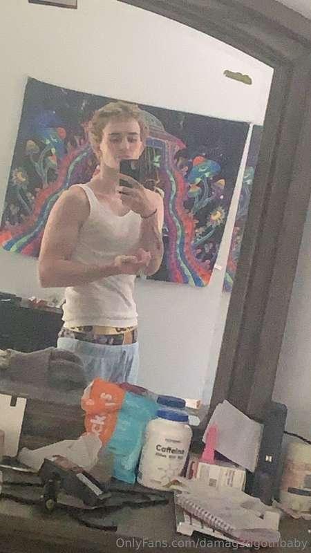 https://onlyfans.com/mattybandzThis is the guy in my videos ..