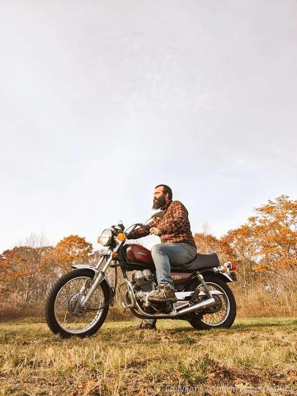 Who is hopping on the back? We can just disappear into the s..