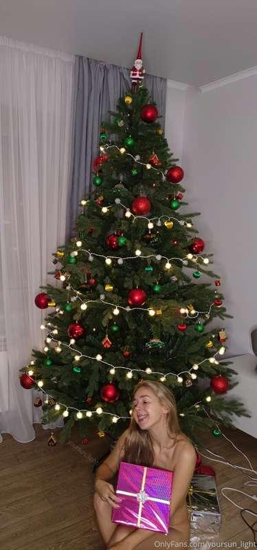 I wanna be your cute gift all year round 🎁🎁🎁