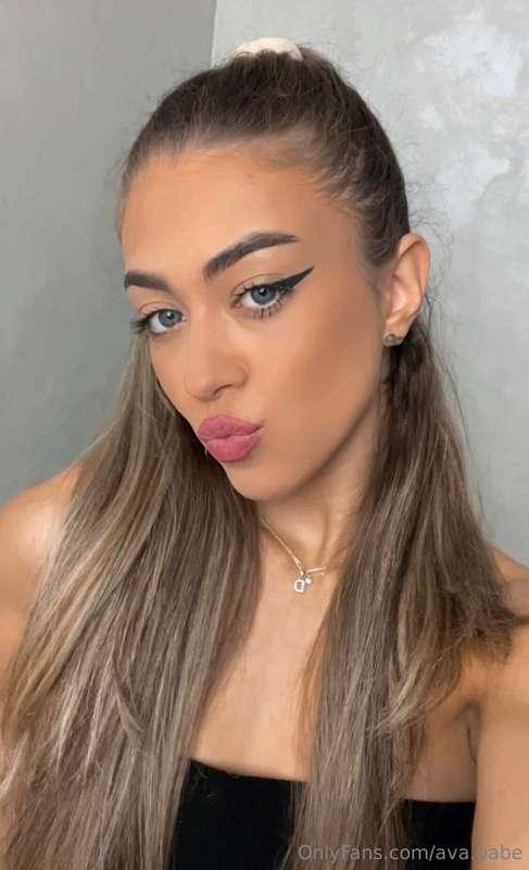 Luscious lips alert 💄💋