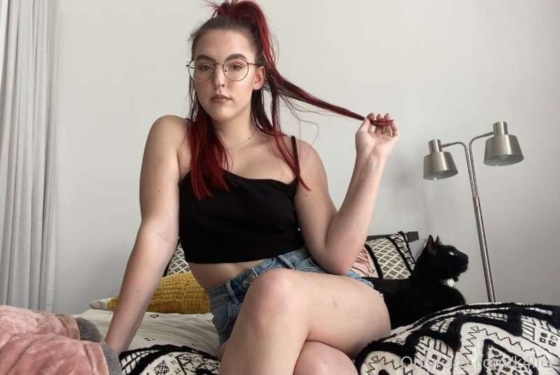 back with a new apartment and (finally) some internet!