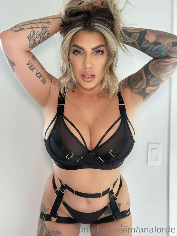 Can I ride your cock 😈@ana.vip