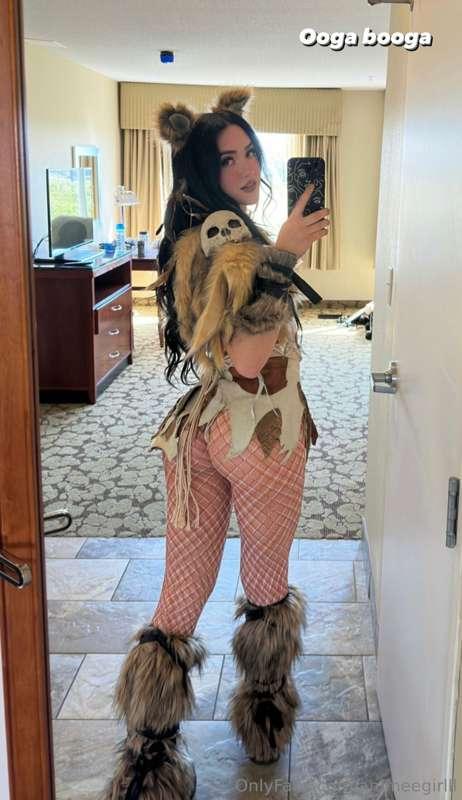 i think we can all agree that this one was the best outfit f..