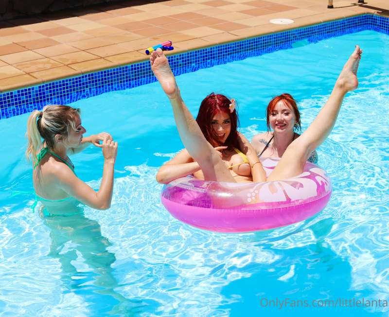 Pool Party! 💕🔫💦
@toychloe @evaray