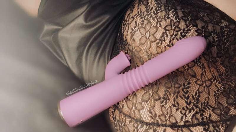 I won my first rabbit vibrator in a giveaway 
and it finally..