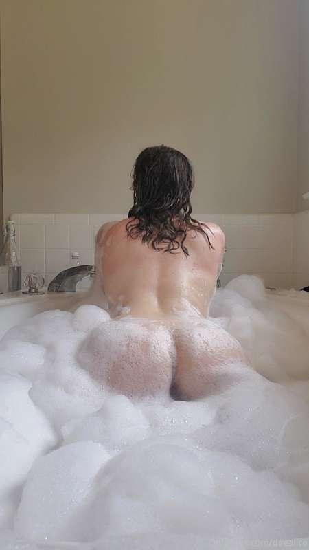 Have a great Hump Day babes! 💭💦🍑😘  Enjoy the clip of my soap..