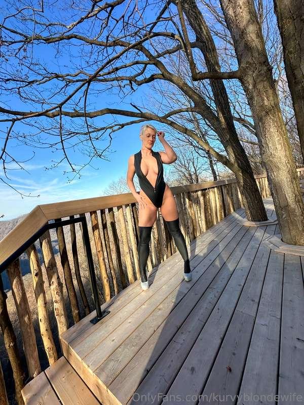 kurvyblondewife image #19