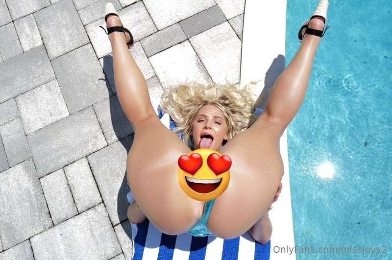 See pictures like THIS on my VIP PAGE FULLY UNCENSORED 😱🚨 @m..