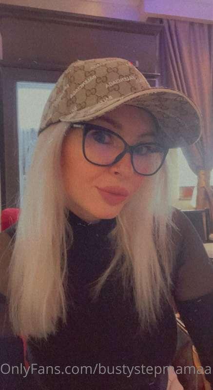 Hi 😜😘
