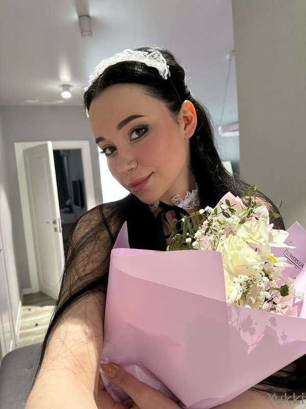 I love flowers 💐 and I love to tease you in my DMs🎀