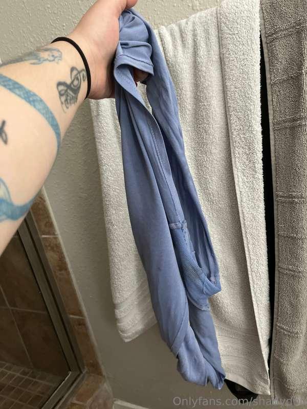 Anybody want these dirty panties? Dm me 😍 free video in them..