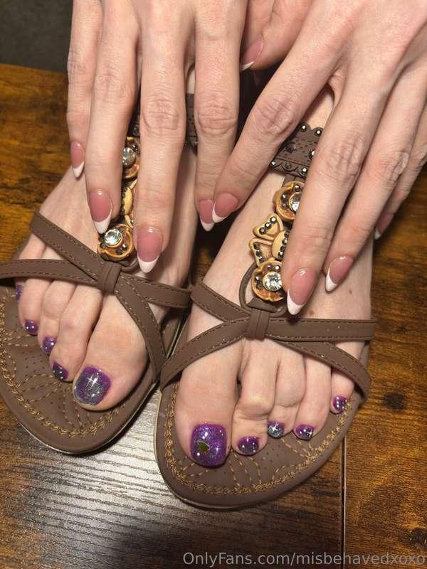 Kiss my pretty purple toes 😛