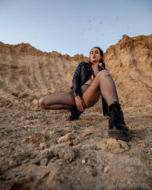 Varias sesiones de Theresa en distintas ubicaciones pero en ..