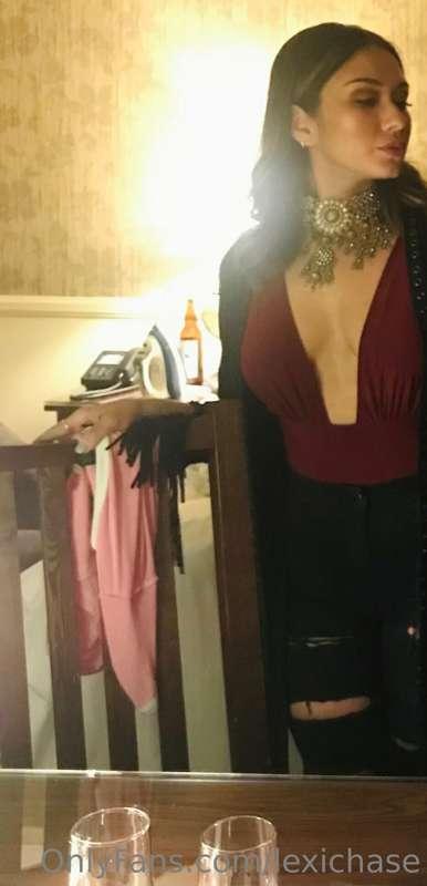 Happy New Years Eve! 🥳 
I’ll be accepting DOUBLE TRIBUTES AL..