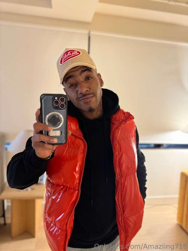 I see you looking...and I like what I see 😘 