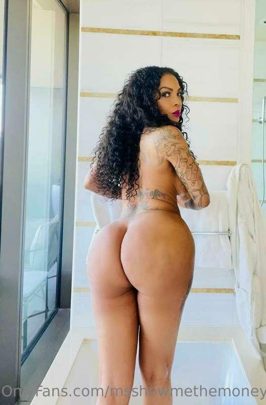 Would you bite it, lick it, or fuck it? 🫦😉