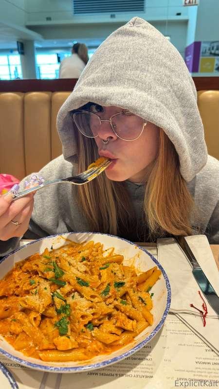 pasta is on the menu tonight 🍝  would you go out do dinner w..