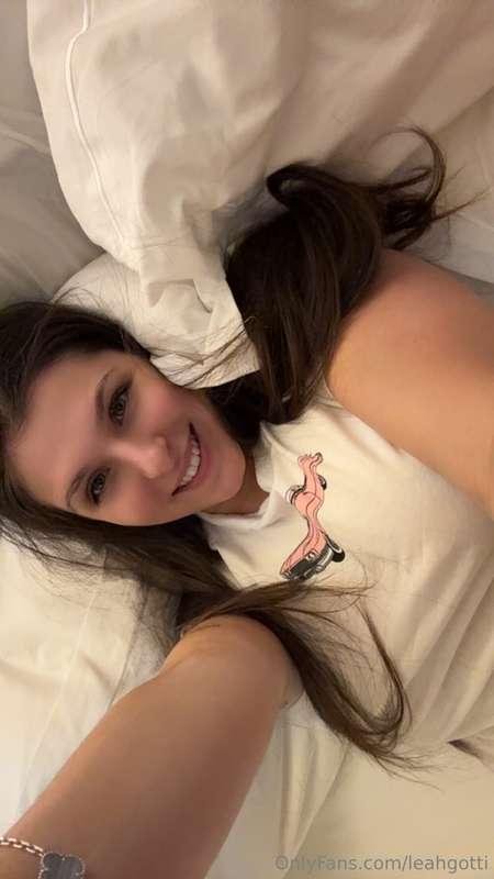 Hop into bed with me and lets cuddle 🥰