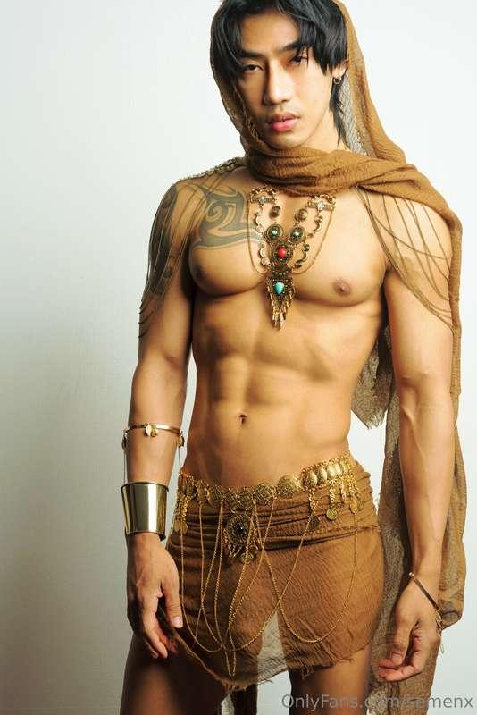 🏛️🏺🏺“Born of ancient sands, I am the god of seduction. One l..