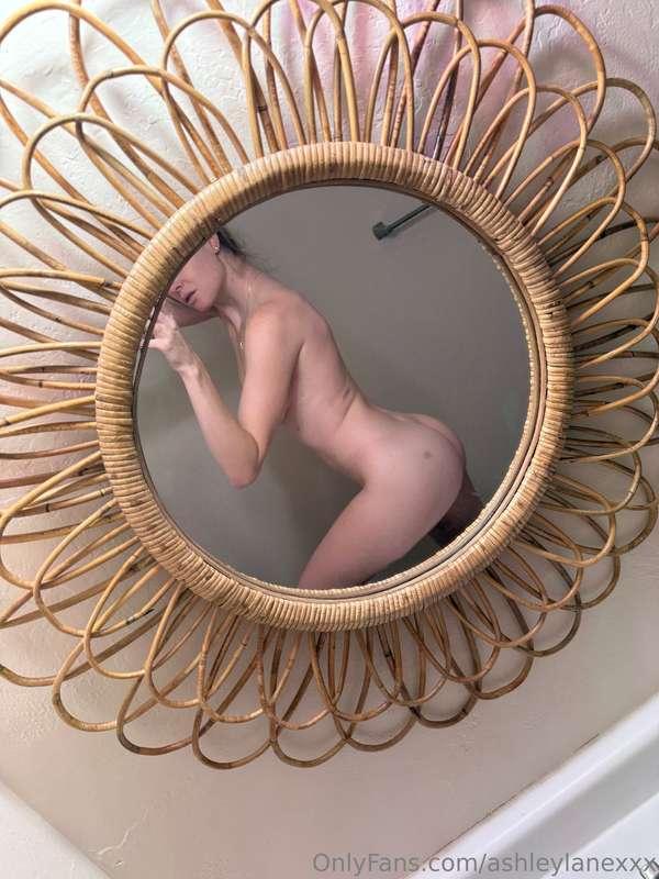 Would you ruin me right here if you could? 🤤