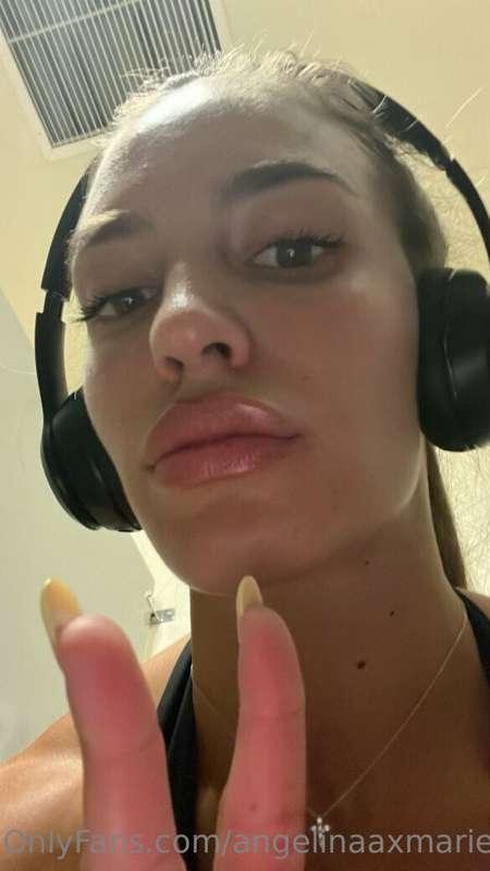 feeling chatty 😘