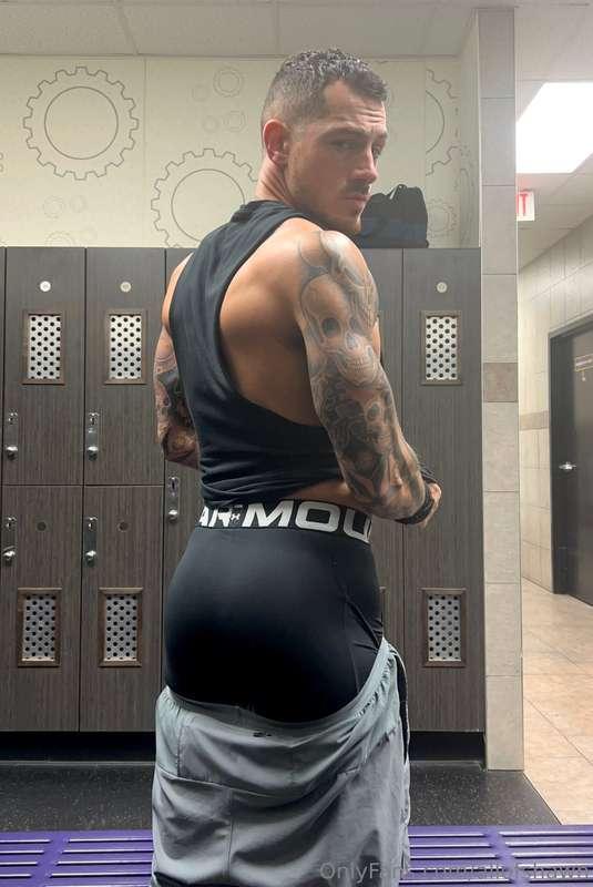 Happy HUMPDAY 🍑 😮‍💨