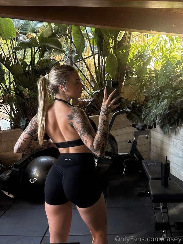 It's back day today 😏💦