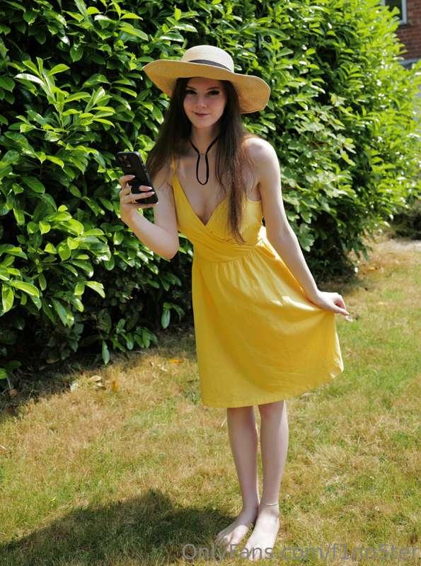 Sundresses are great for 2 things:
💛Looking pretty💛 and ✨Loo..