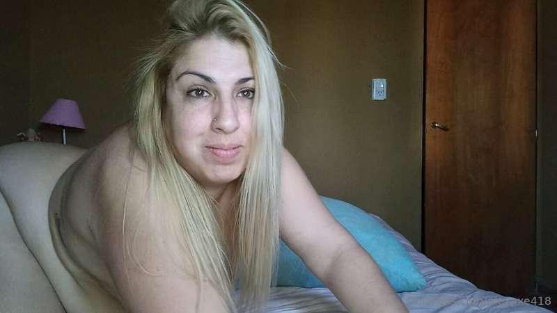 masturb4ting with a pillow💦