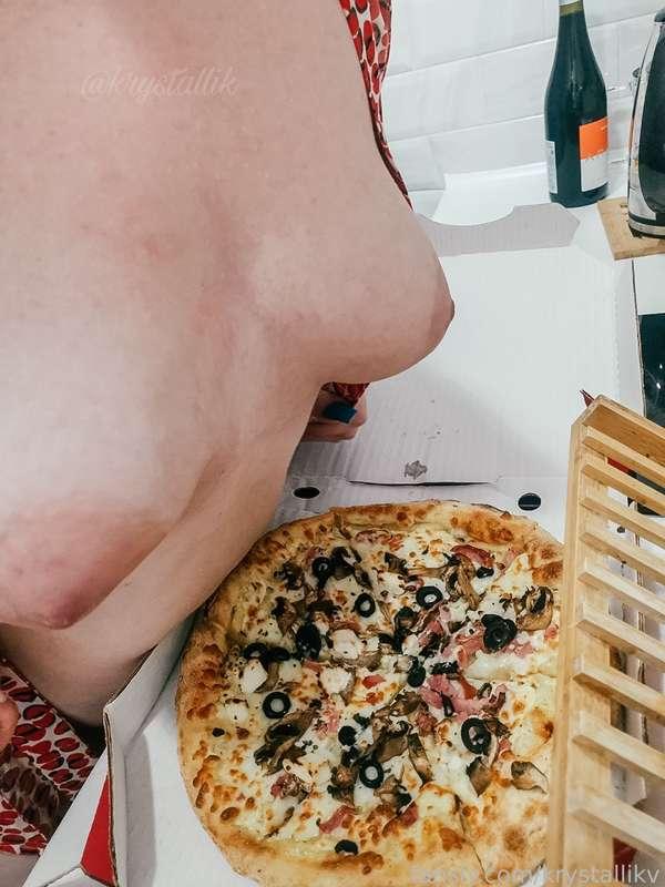 She poured some🍷 𝐰𝐢𝐧𝐞 𝐨𝐧 𝐭𝐨 𝐡𝐞𝐫 𝐧𝐚𝐯𝐞𝐥, signalling you to move your mouth 👅and tongue there. 
         As you were😋 𝙡𝙞𝙘𝙠𝙞𝙣𝙜 𝙝𝙚𝙧 𝙣𝙖𝙫𝙚𝙡 darting your tongue👅 in, she picked up a piece of mango 🥭and dipping it in wine. Moving your head away from her with her left hand💦, she dipped the wine-soaked piece of 𝙢𝙖𝙣𝙜𝙤 𝙞𝙣𝙩𝙤 𝙝𝙚𝙧 𝙬𝙚𝙩 𝙥𝙪𝙨𝙨𝙮🥵 and rolled it along the length of it. 🙈
       Daddy smiled😇 and opened his mouth 😋for her to put that piece of mango 🥭into his mouth. Her fingers lingered a bit more than 𝙣𝙚𝙚𝙙𝙚𝙙 𝙖𝙣𝙙 𝙮𝙤𝙪 𝙨𝙪𝙘𝙠𝙚𝙙🤤 𝙤𝙣 𝙩𝙝𝙚𝙢, while taking the piece of the mango into your mouth.

❀❀
#fyp #bigboobs #milf #daddysgirl #bigass #booty #pawg #ass #belly #curvy 
