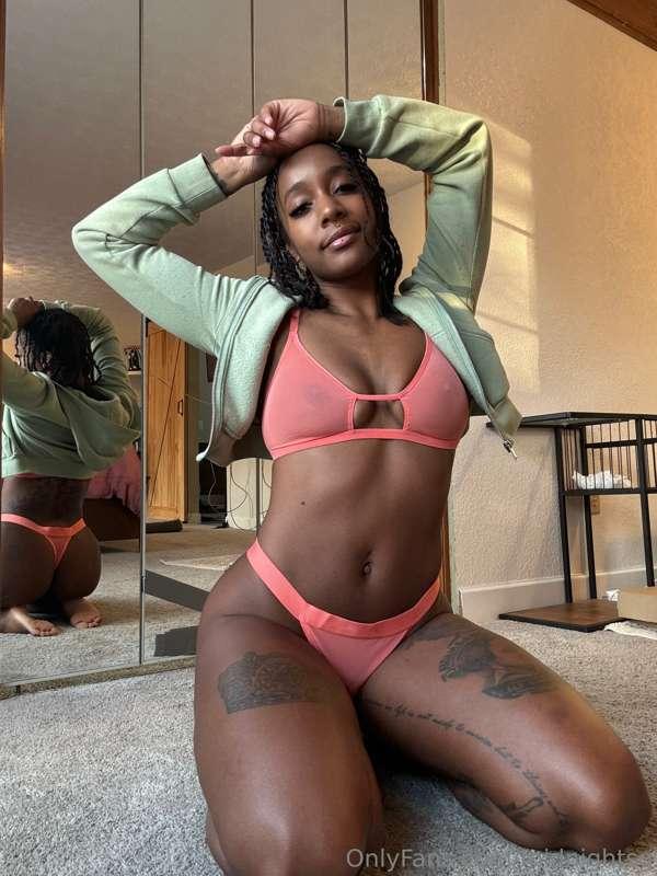 Shot the sweetest lil peel down set for ya in the winter sun..