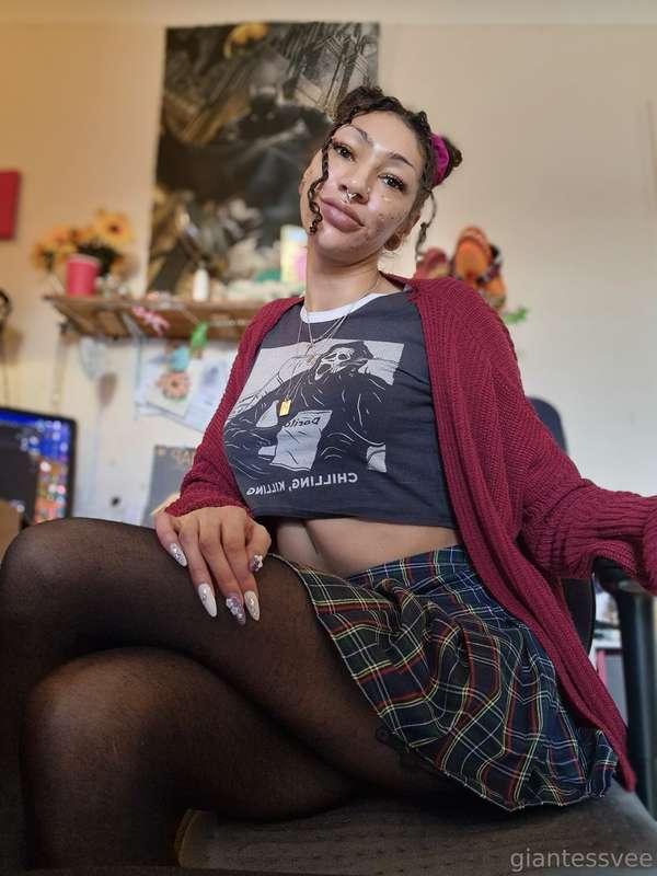 Underboob for your thursday