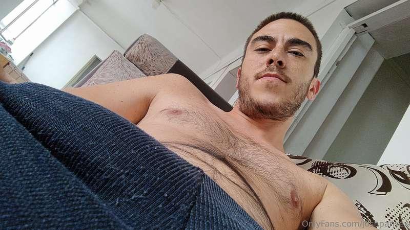 Now at home🥱, what you doing babe?👑