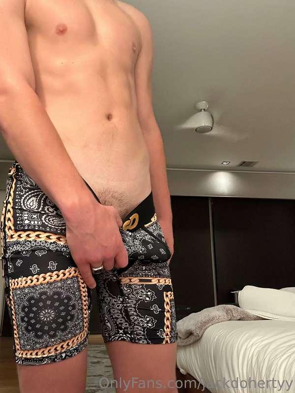 I used to hide my body but fuck it I’m hot as fuck