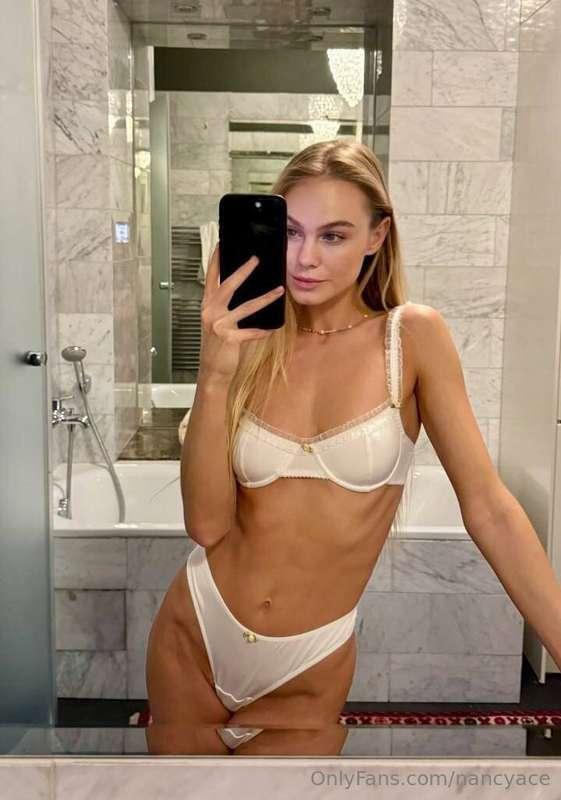 I'm going to take a shower, are you with me? 😉💦