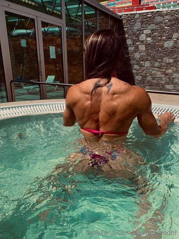 I'll be waiting for you in my jacuzzi baby do you want to jo..