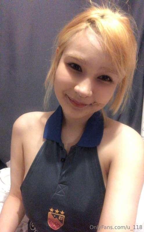 GAY GUYS LISTEN UP! my friend @macklee4 is looking for a guy..