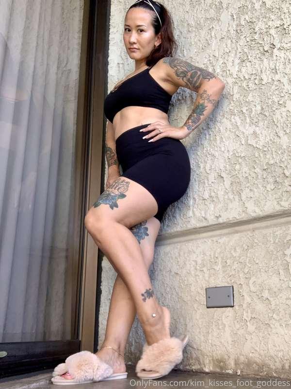 How do you like my yoga outfit?🤩😉 I’m ready for some stretch..