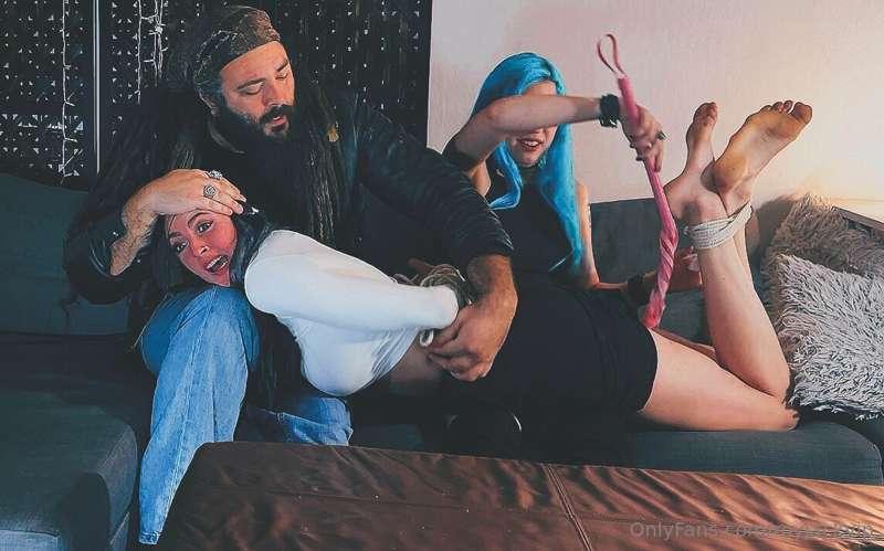 A preview of tickle fun with @tearexqueen and @jade.of.the.w..