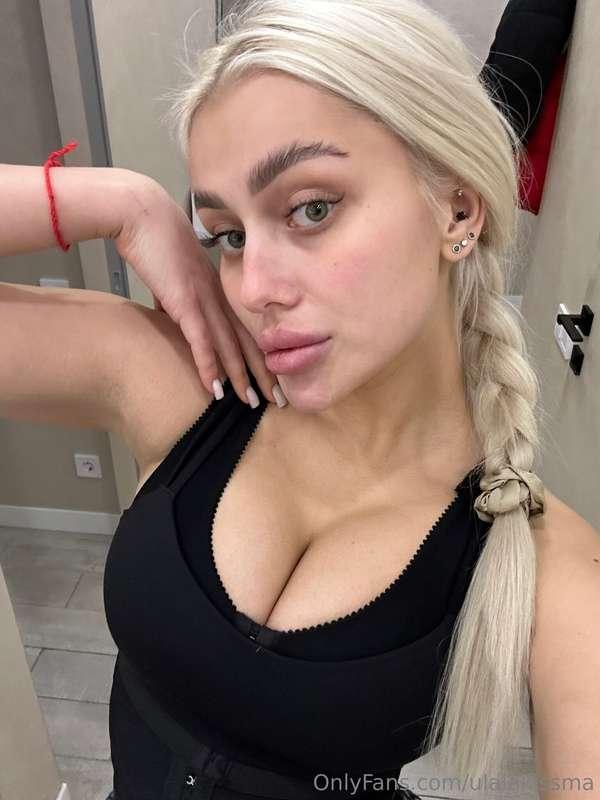 ✨ Home moments ✨At home I am coziness, goodies, some lazy bl..